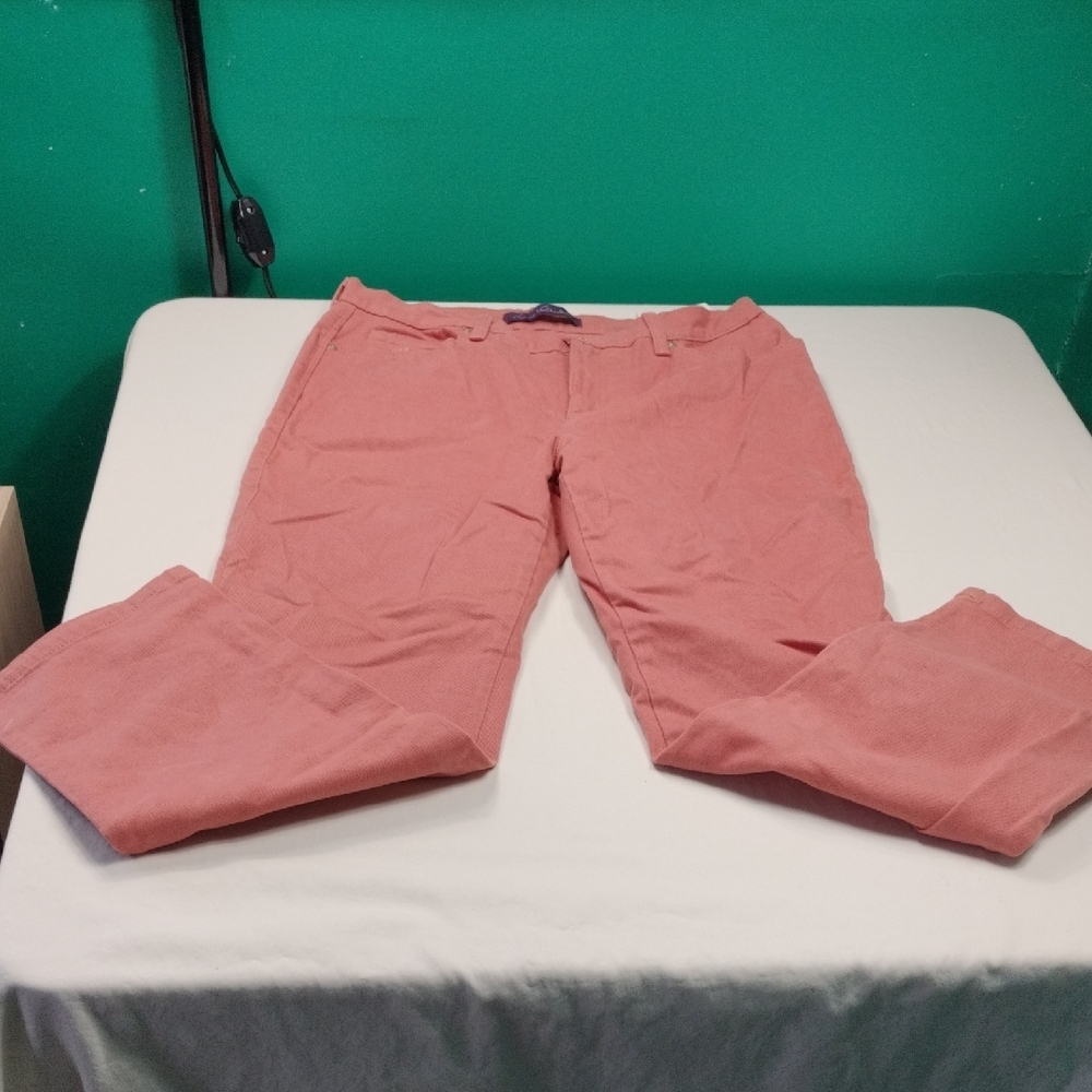 NWOT Gloria Vanderbilt Women's Coral Short Corduroy Feel Jeans Size 12